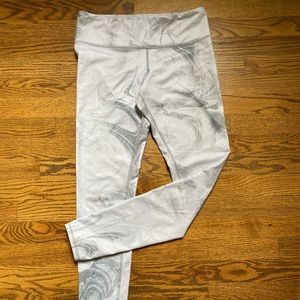 ALO Yoga airbrushed marbled gray leggings